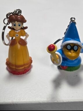 Nintendo 2009 Daisy & Kamek Figure 2.5" Keychains